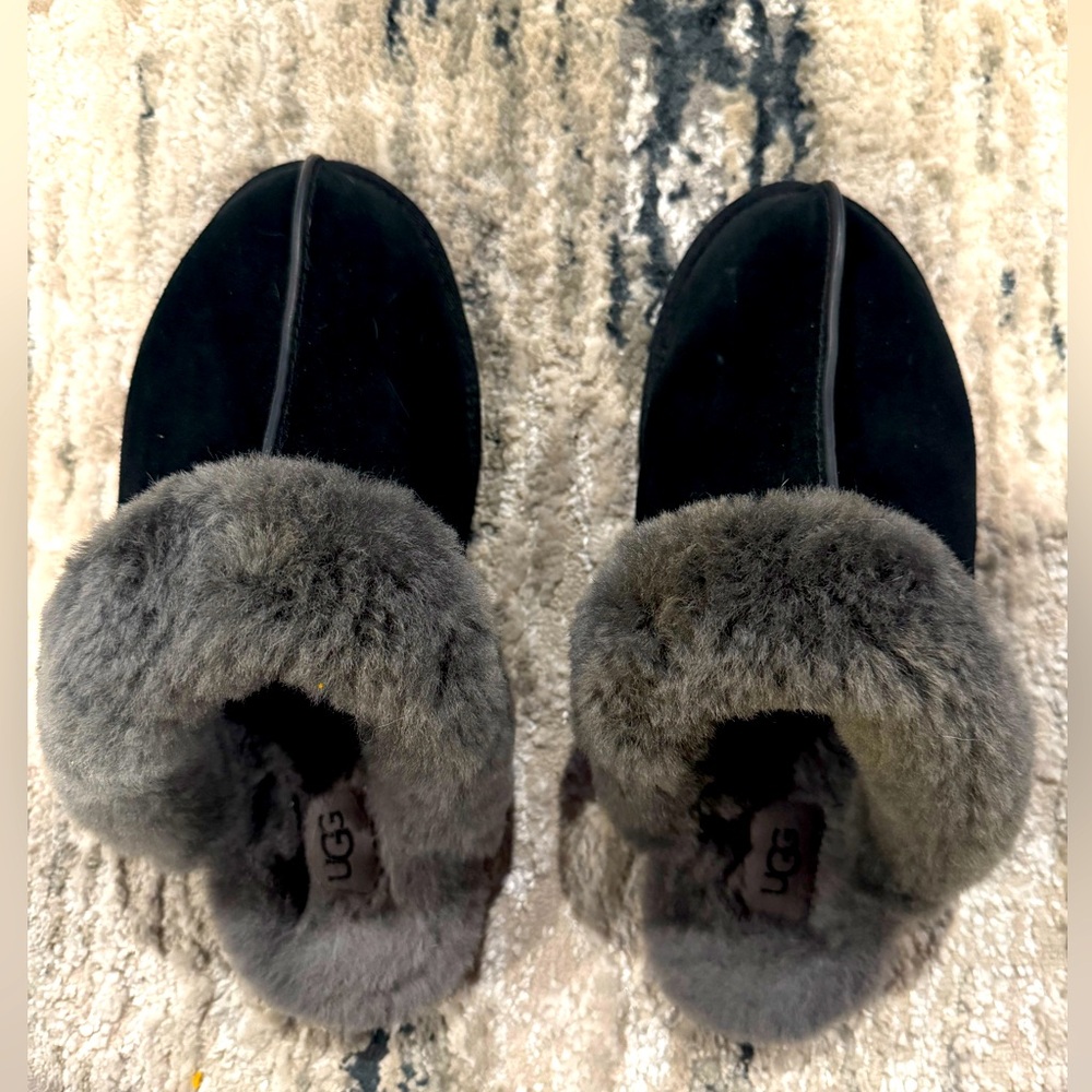 UGG Scuffette II Suede Slippers- BLACK